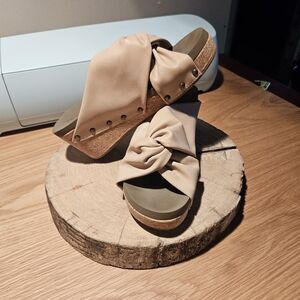 Women's Beige Sandals